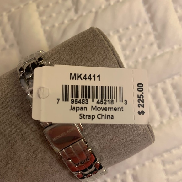 Michael Kors Minni Allie Quartz Crystal Stainless Steel with Rose Gold Watch - Picture 3 of 5